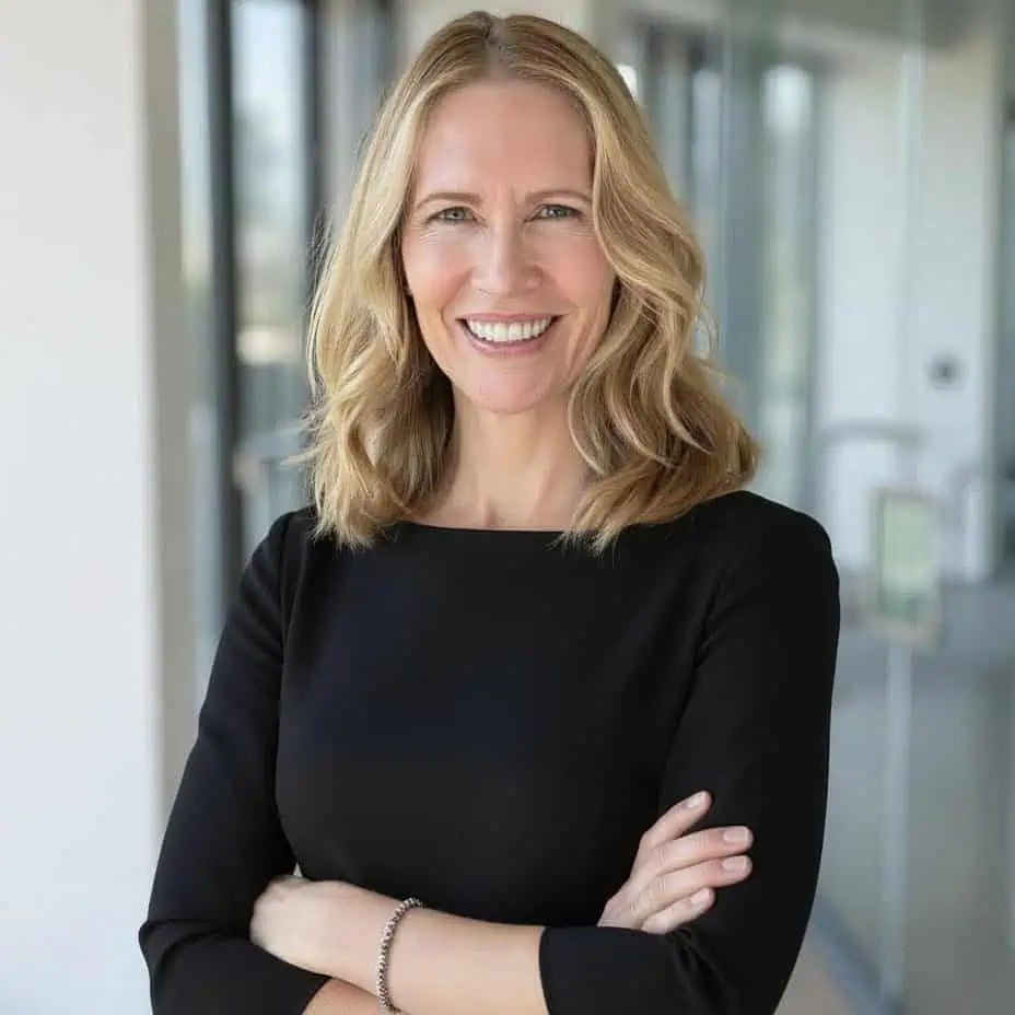 Julie Foster Headshot