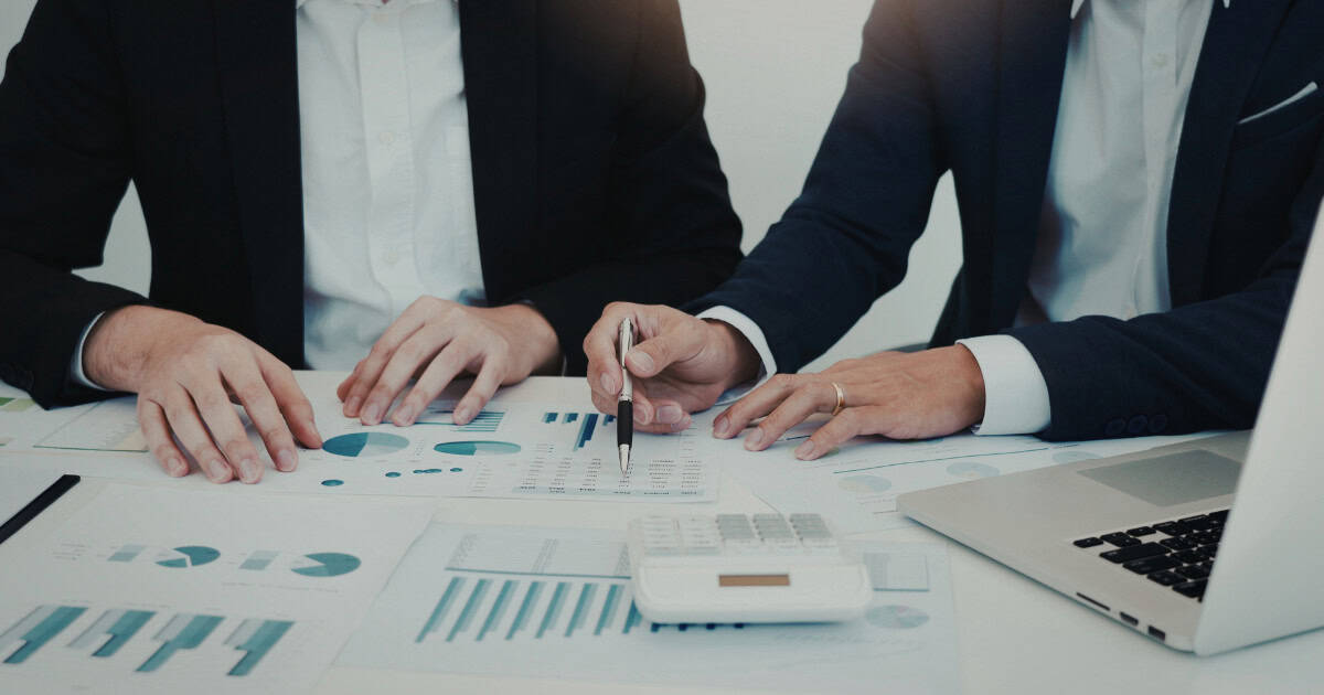 Modern Financial Planning Meeting